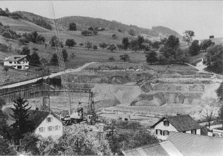 Aushub Fronagass Schulzentrum Unterland und Hallenbad 1978